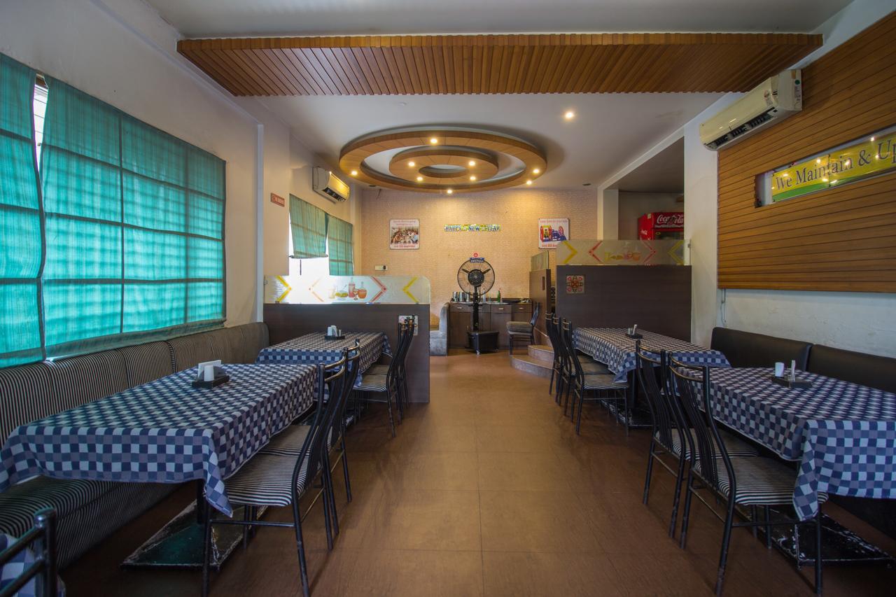 Oyo 24197 Saptaruchi Hotel Pimpri-Chinchwad Bagian luar foto
