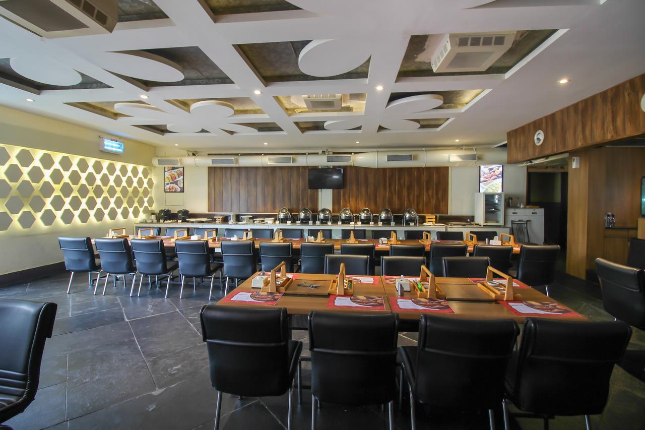Oyo 24197 Saptaruchi Hotel Pimpri-Chinchwad Bagian luar foto