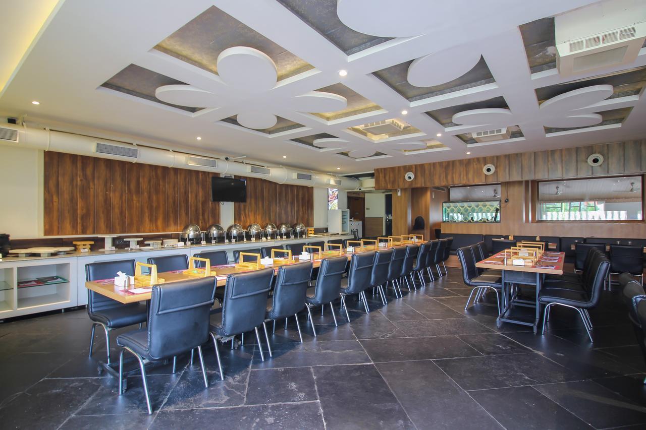 Oyo 24197 Saptaruchi Hotel Pimpri-Chinchwad Bagian luar foto