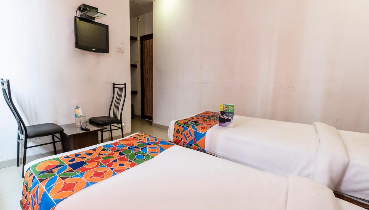 Oyo 24197 Saptaruchi Hotel Pimpri-Chinchwad Bagian luar foto
