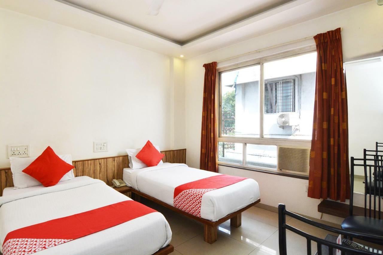 Oyo 24197 Saptaruchi Hotel Pimpri-Chinchwad Bagian luar foto
